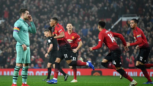  曼联防线送礼遭保级队羞辱  