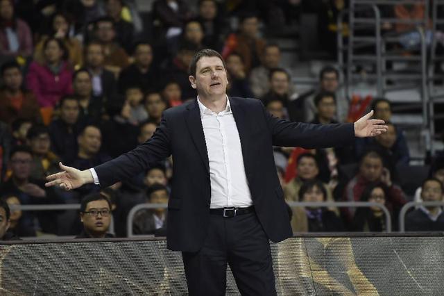  克雷莫内塞连败不止，主帅面临下课危机